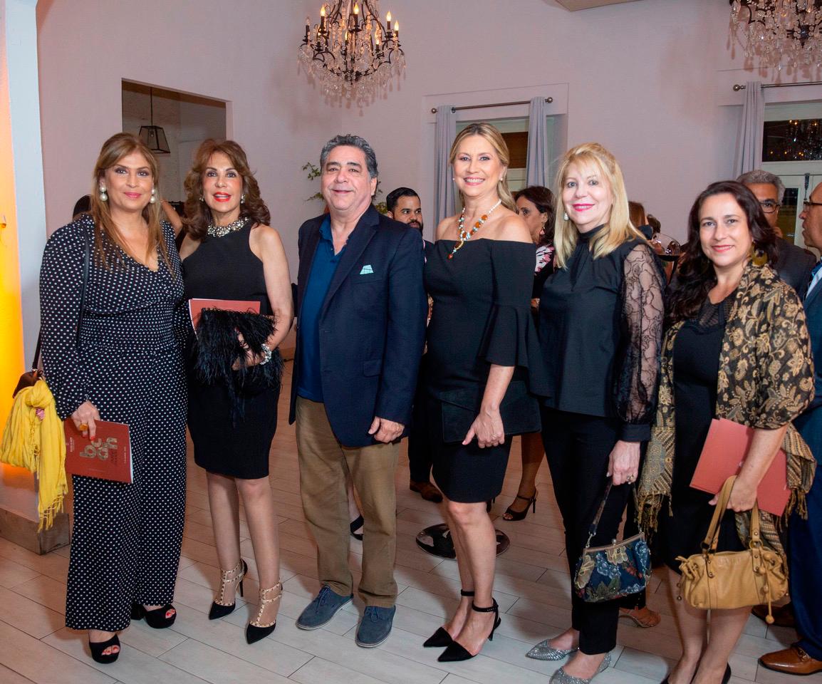 Lillian Perozo, Tati Font-Bernard, Antonio Rodríguez, Yolanda Borrás, Ileana Borrás y Emeren Hache.