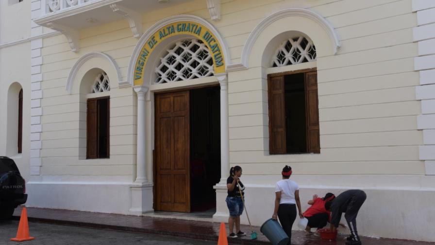 Los católicos se preparan para celebrar el misterio de la Resurrección de Jesucristo 