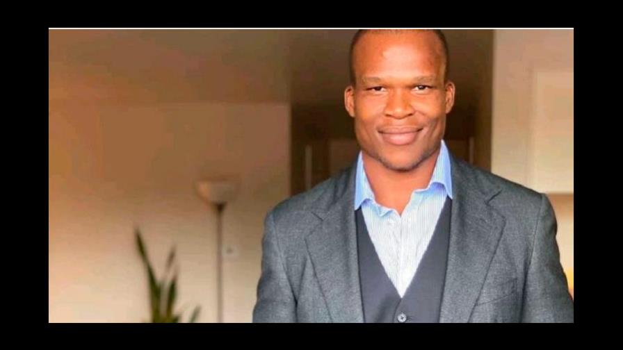 Sudáfrica despide a Lindani Myeni, muerto en Hawai a manos de la policía