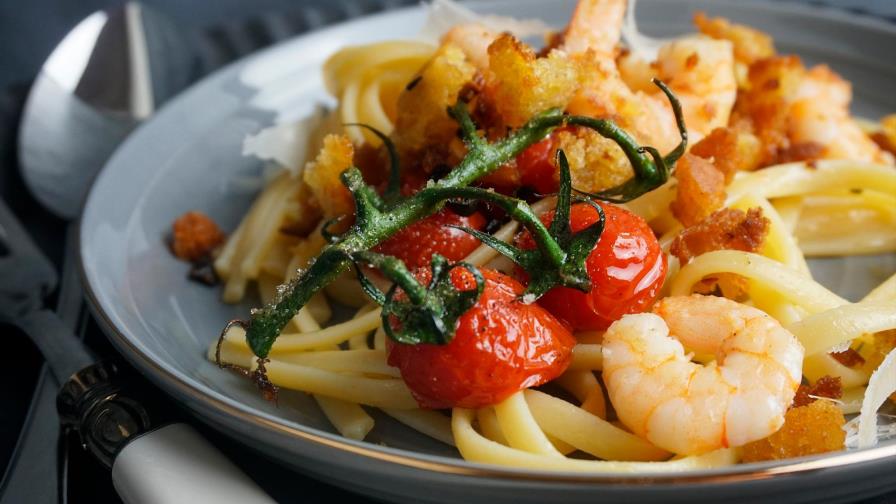 Receta de linguine con langostinos y chile, paso a paso