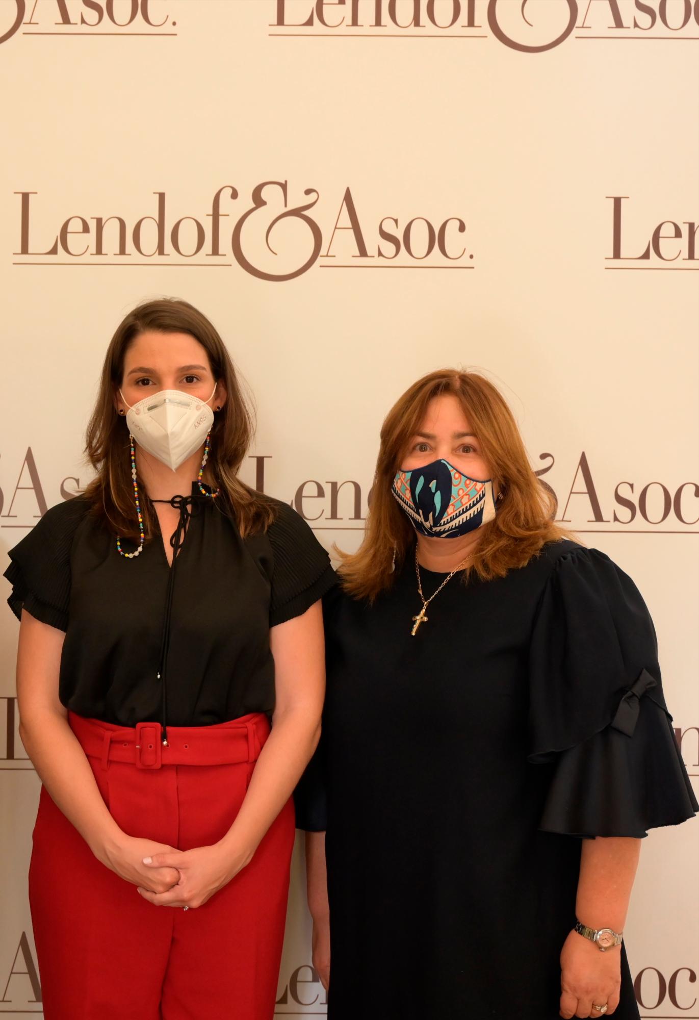 Lisa Rubio y Jacqueline de Álvarez.