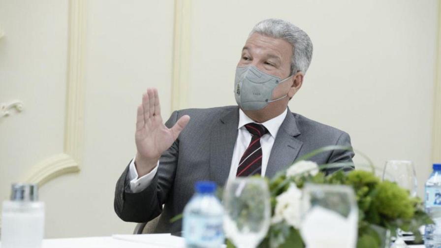 Ministro de la Presidencia Lisandro Macarrulla dice que donará su salario Ministro de la Presidencia Lisandro Macarrulla dice que donará su salario