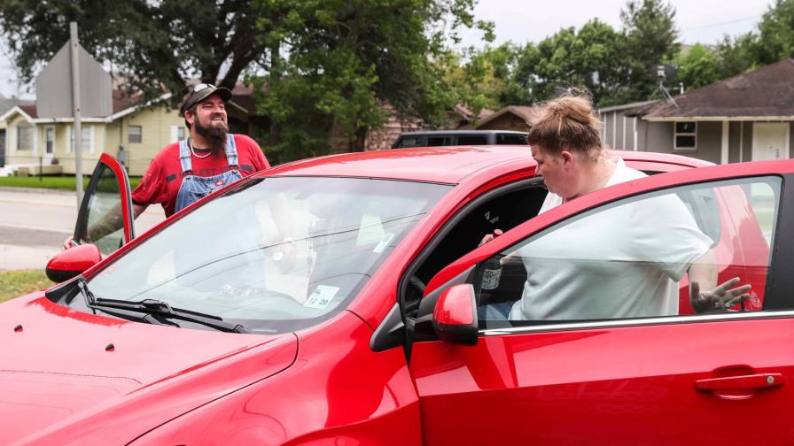 Miles abandonan litoral de Texas y Luisiana ante el “catastrófico” impacto de huracán Laura 