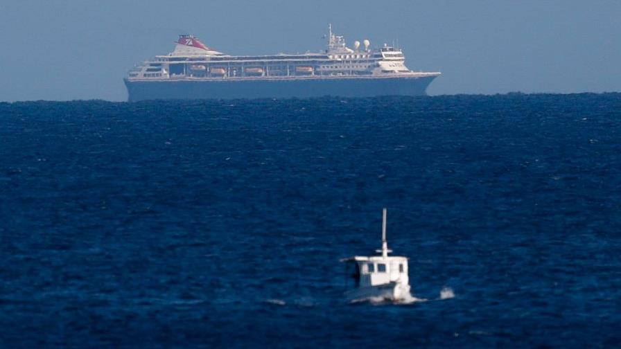 Llega a aguas de Cuba el crucero británico con cinco casos de coronavirus Llega a aguas de Cuba el crucero británico con cinco casos de coronavirus