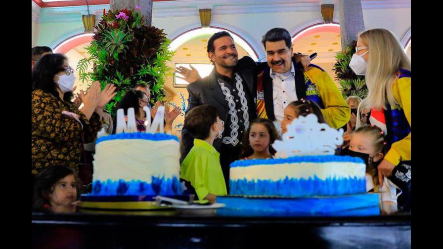 Pablo Montero le canta a Nicolás Maduro por su cumpleaños y le llueven las críticas 