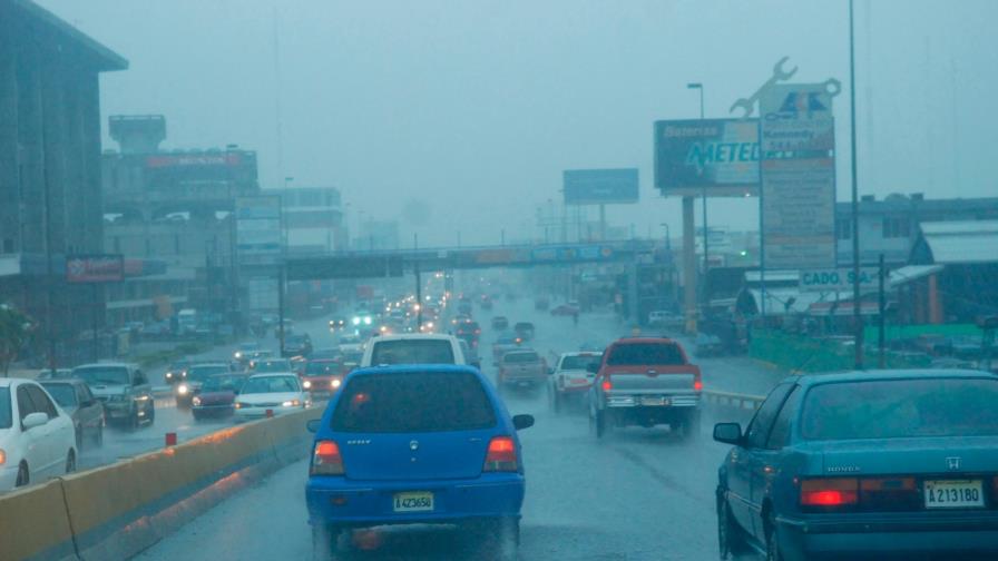 Aguaceros para este fin de semana por vaguada y onda tropical Aguaceros para este fin de semana por vaguada y onda tropical