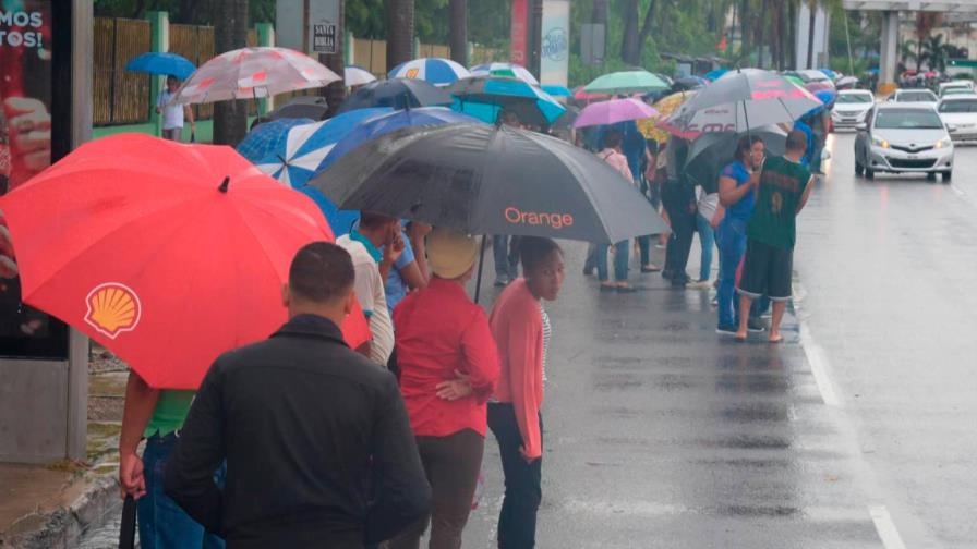 Aguaceros con tormentas eléctricas por el paso de onda tropical Aguaceros con tormentas eléctricas por el paso de onda tropical