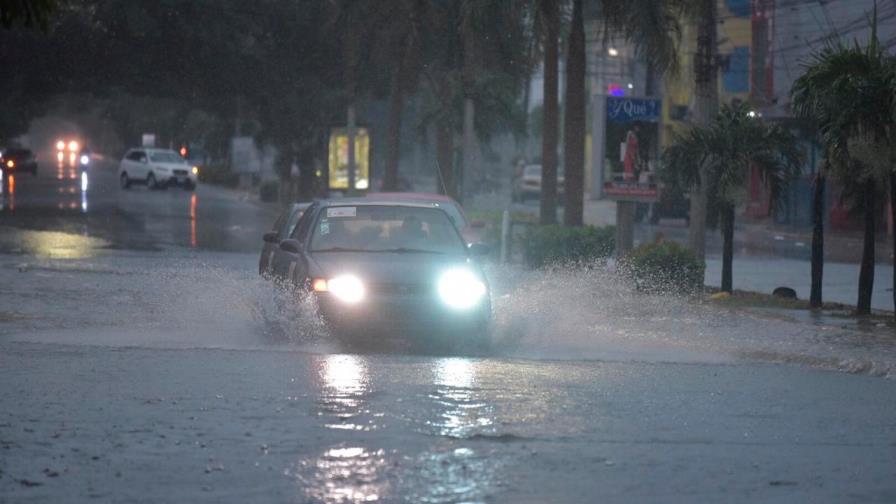 Mantienen en alerta 18 provincias por lluvias que continuarían este martes y mañana 