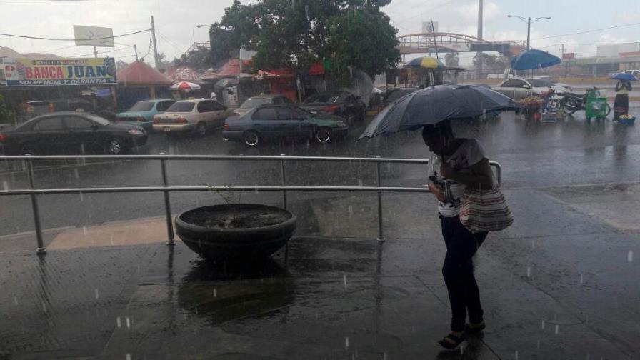 El COE coloca en alerta 12 provincias por lluvias El COE coloca en alerta 12 provincias por lluvias