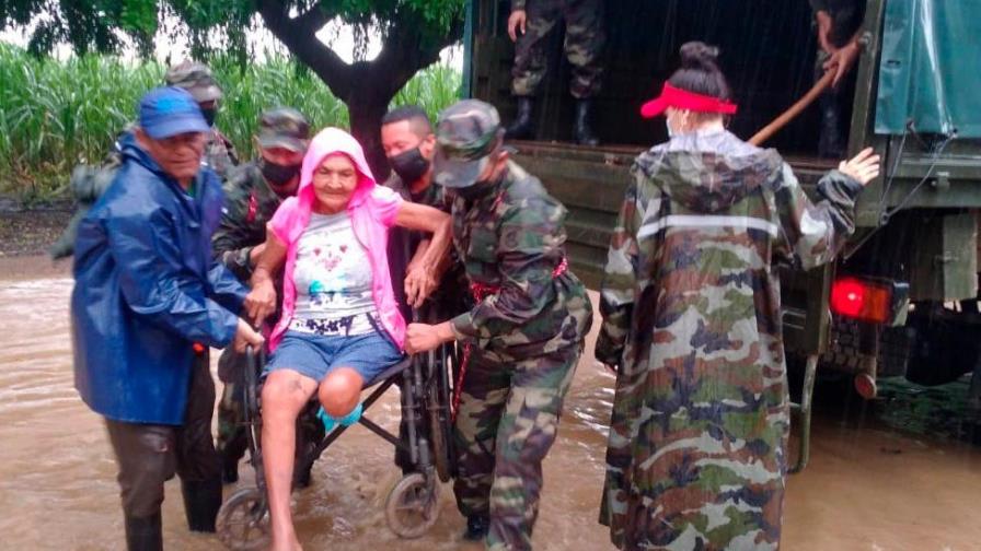 Suben a ocho los muertos por el paso del huracán Iota en Nicaragua