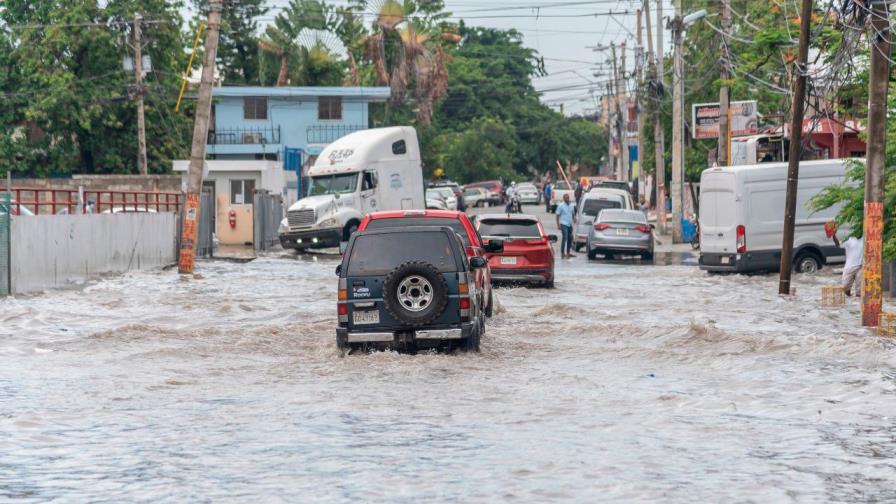 COE pone todo el país en alerta por paso de tormenta Laura