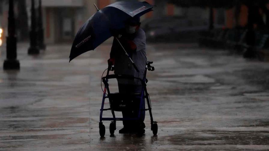 Puerto Rico prevé inundaciones repentinas por paso de una onda tropical