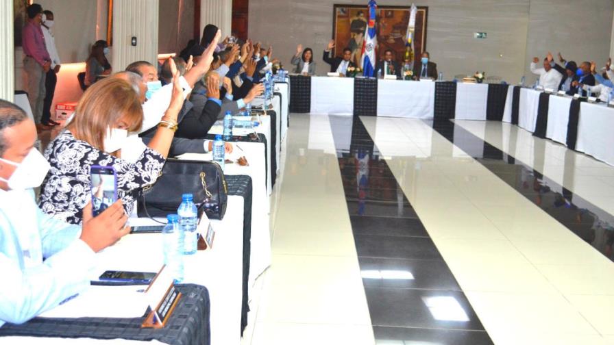 LMD anuncia que cabildos no tendrán que pagar cubicaciones para realizar obras en sus municipios