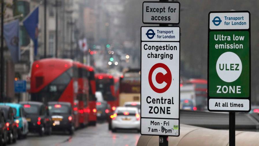 Londres impone impuesto a autos viejos por contaminación
