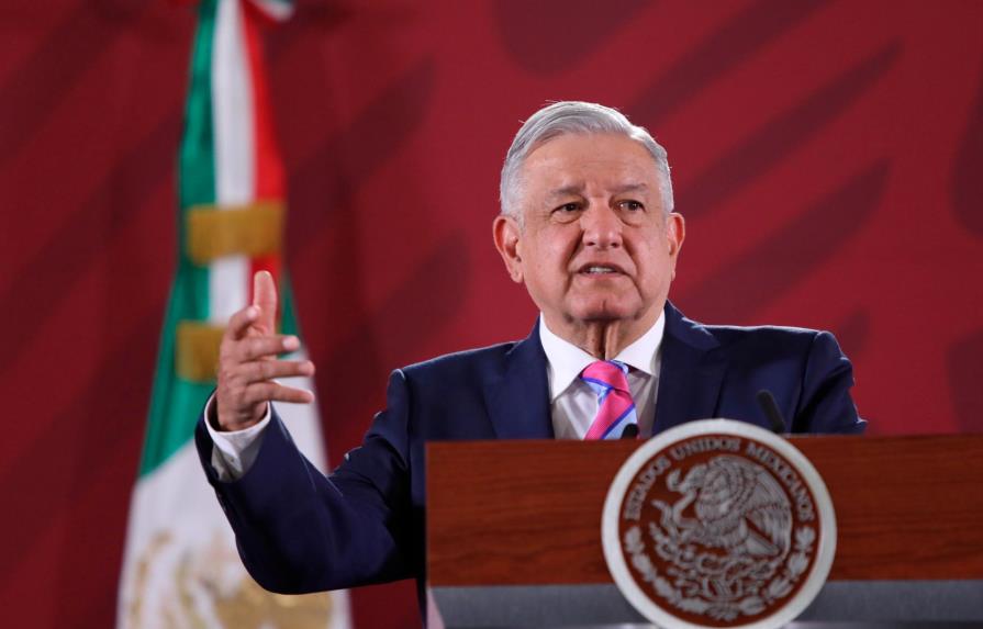 López Obrador feminicida, gritan mujeres mexicanas desde Palacio Nacional