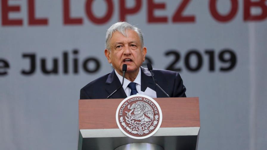 López Obrador ofrece arrancar de raíz el régimen corrupto en México