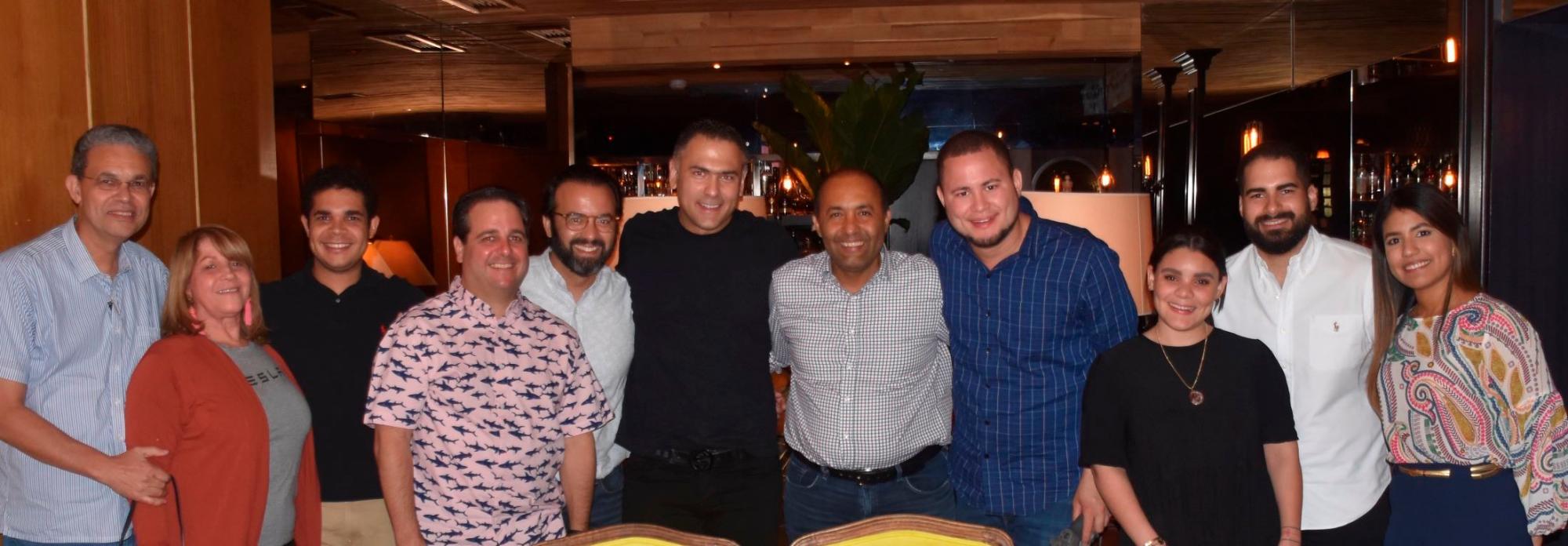 Los miembros del Tesla Owners Club en RD.