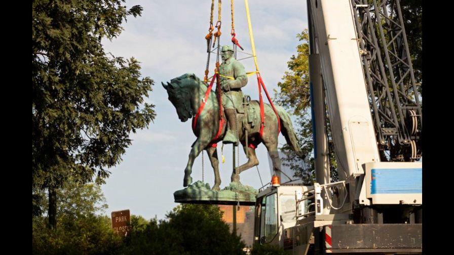 Virginia: Retiran estatua de general de la Confederación