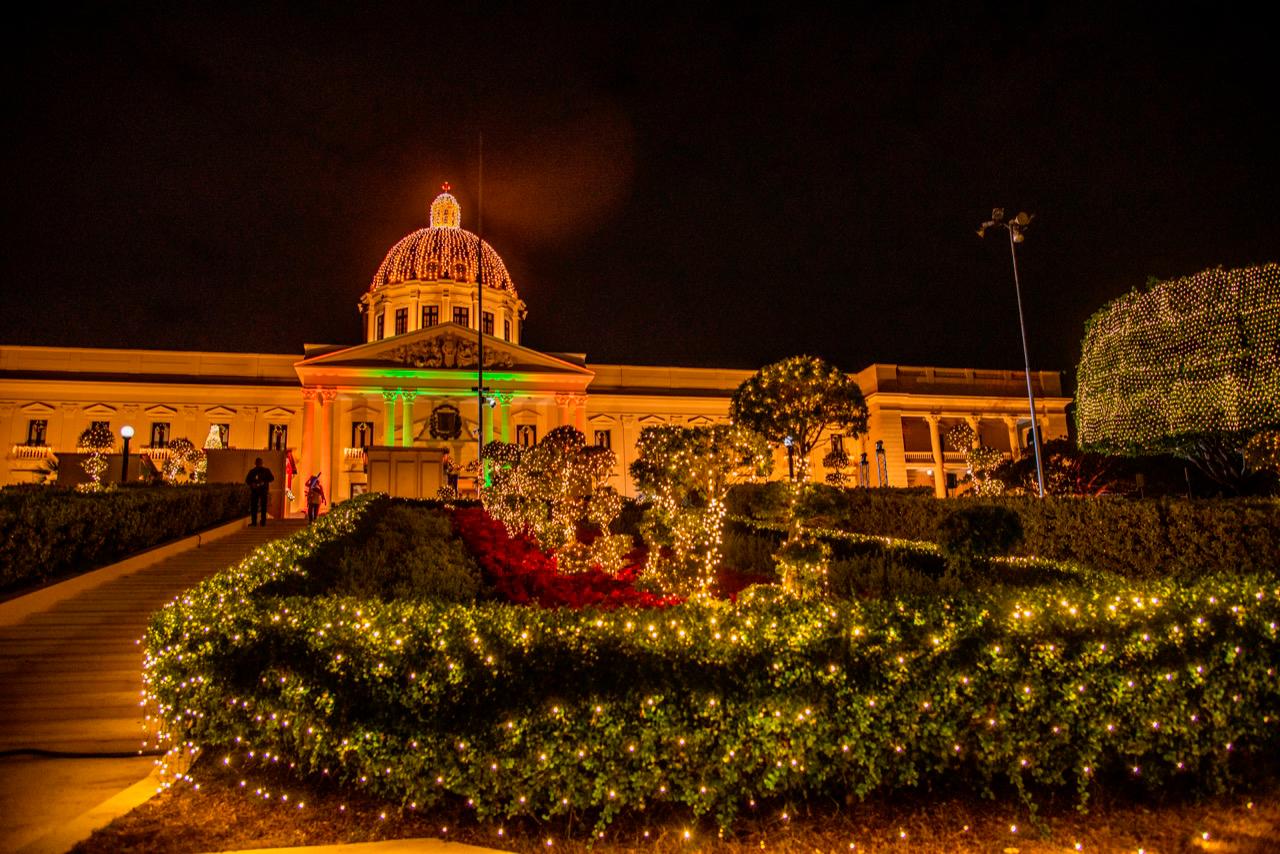 La Casa de Gobierno estará abierta al público hasta el 5 de enero para el disfrute del público.