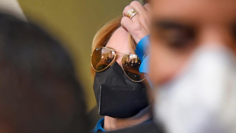 Lucía Medina acude a ver a sus hermanos detenidos pero no se lo permiten 