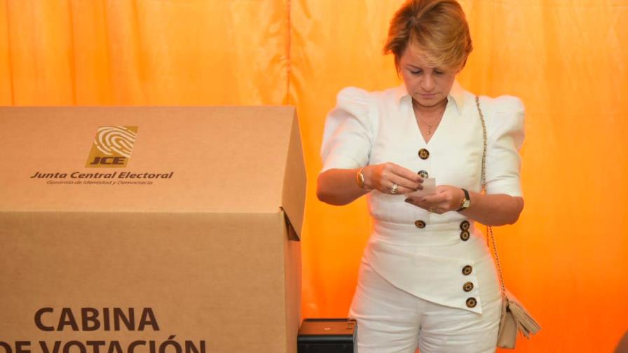 Diputada Lucía Medina llama a votar en calma
