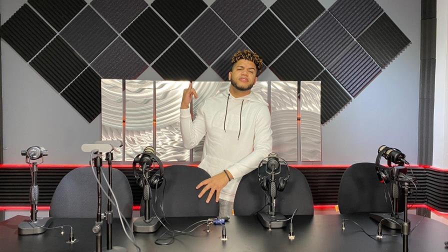 Luinny Corporán sale de MixX 104.5 FM