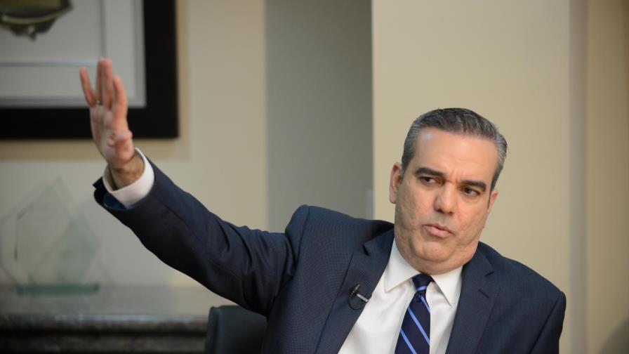 Abinader: “los que tienen que cargar con cualquier aumento de impuestos son los que más pueden” Abinader: “los que tienen que cargar con cualquier aumento de impuestos son los que más pueden”