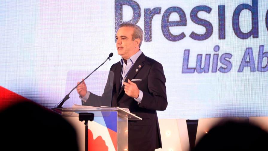 Abinader dice que saldrá el domingo a protestar en defensa de la democracia Abinader dice que saldrá el domingo a protestar en defensa de la democracia