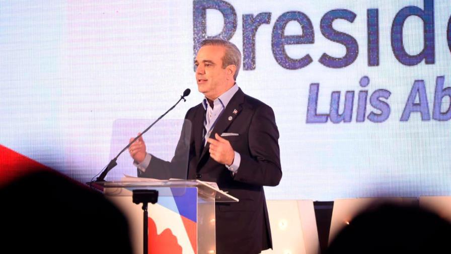 Abinader habla sobre la discriminación laboral por tener afro o tatuajes Abinader habla sobre la discriminación laboral por tener afro o tatuajes