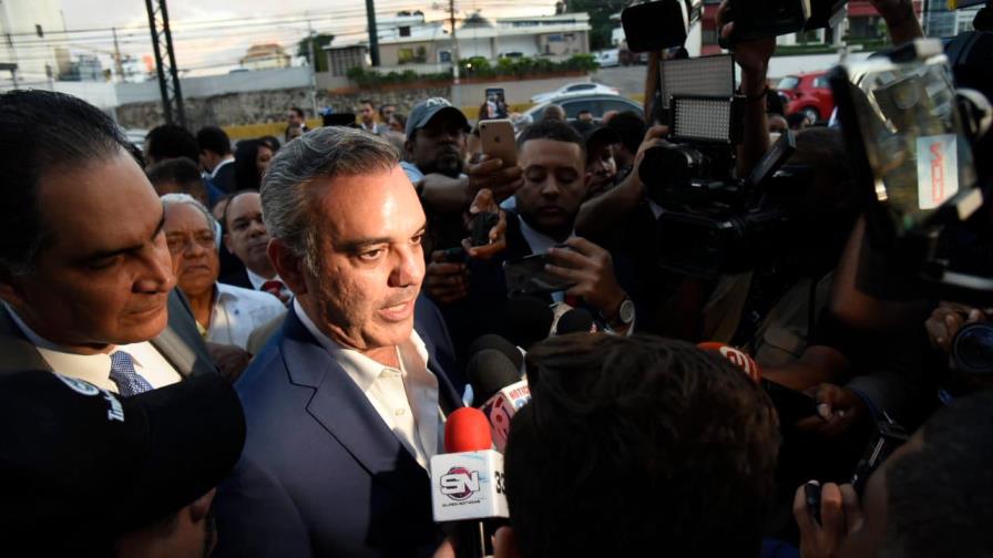 Encuesta da un 41.9% a Abinader; 32.4% a Leonel y un 23.2% a Gonzalo