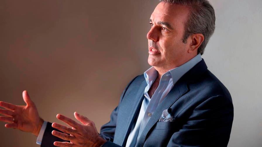Luis Abinader conversa con el Emir de Qatar Tamim bin Hamad