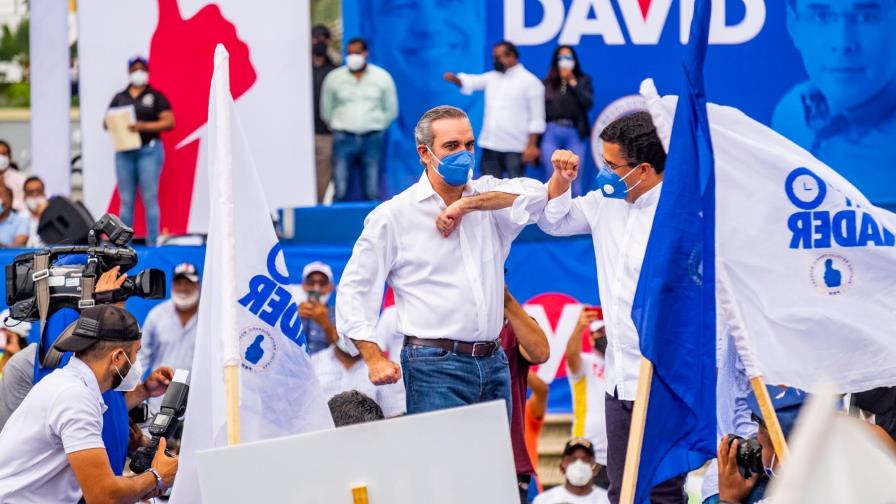 David Collado hace oficial su apoyo a Luis Abinader