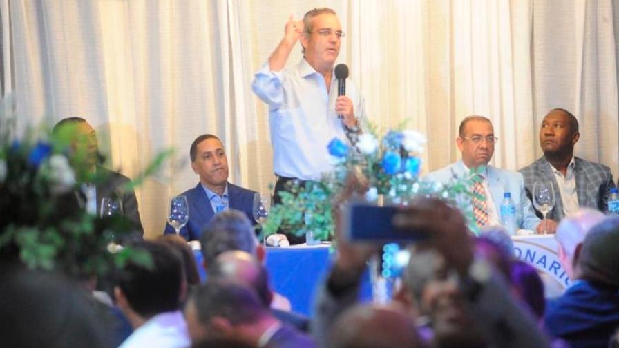 Abinader promete eliminar sobrevaloración de las obras públicas 