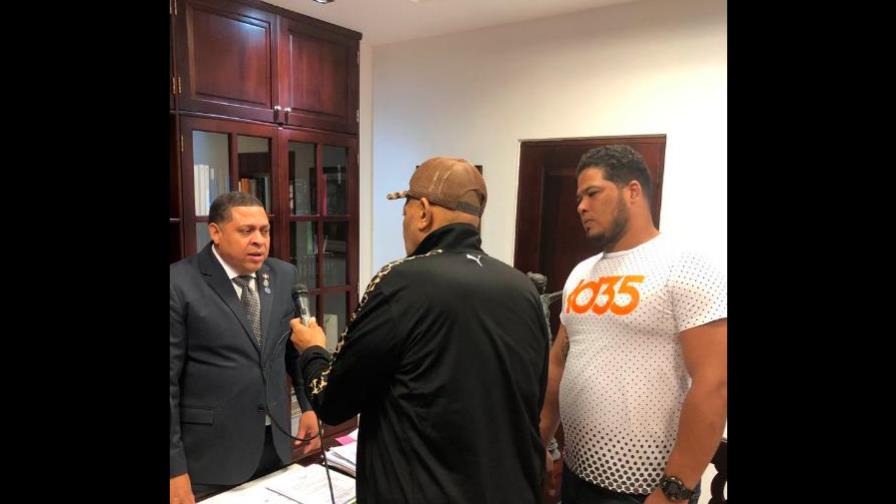 Se entrega acusado de matar a las personas halladas en carro en La Vega