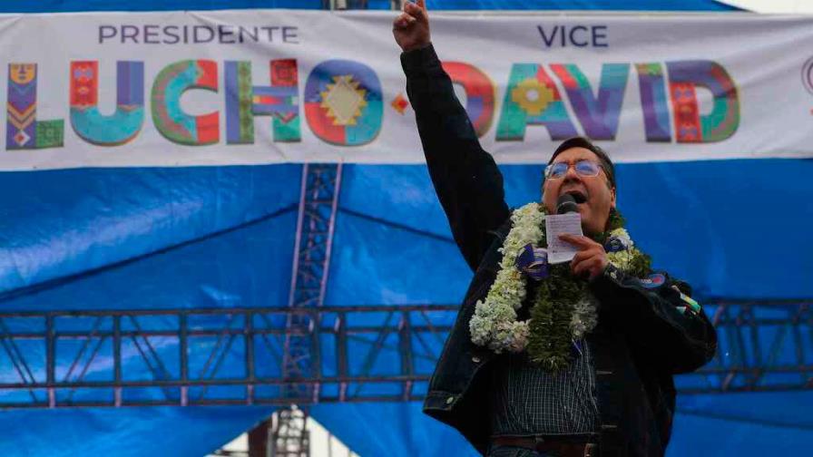 Oposición acusa al Gobierno de Arce de cambiar el escudo patrio por un logo