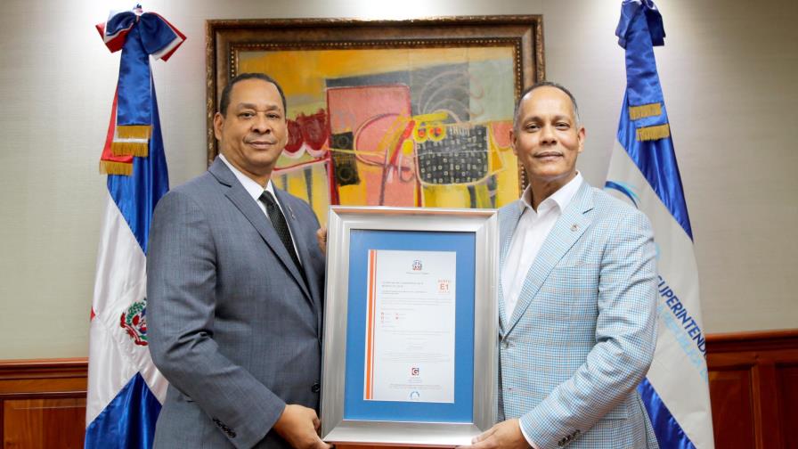 La Superintendencia de Bancos recibe certificado de cumplimiento Nortic A4:2014 