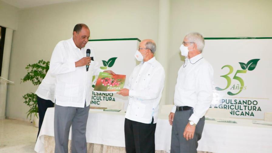 Ponen en circulación libro “Frutas en República Dominicana”
