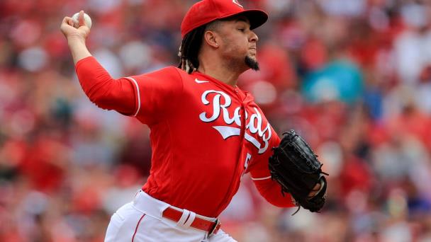 Luis Castillo se mide a los Piratas por segunda vez en la temporada