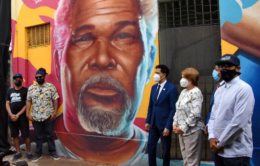 Cultura conmemora el 69 aniversario del natalicio de Luis ‘El Terror’ Días junto a su mural