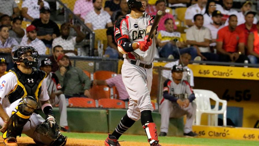 El Escogido sigue como un tizón encendido y propina a las Águilas su cuarto revés al hilo