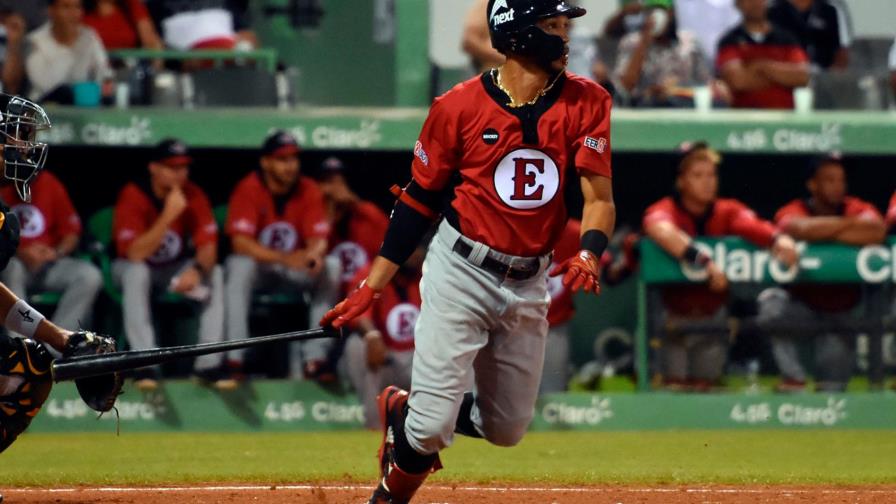 El Escogido, a base de jonrones en el Tetelo Vargas, extiende racha e invicto a cuatro