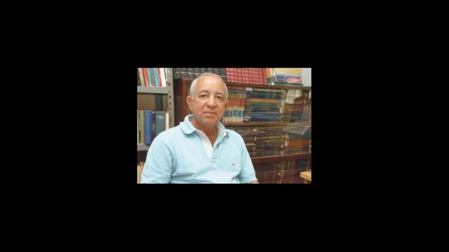 Padre Luis Rosario está en cuidado intensivo por complicaciones del COVID-19