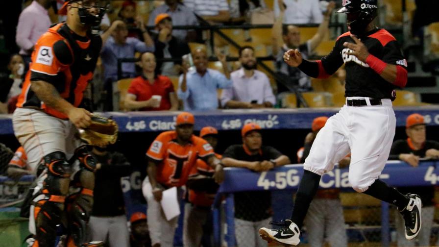 Raúl Valdés se agiganta y mantiene a los Toros en el primer lugar