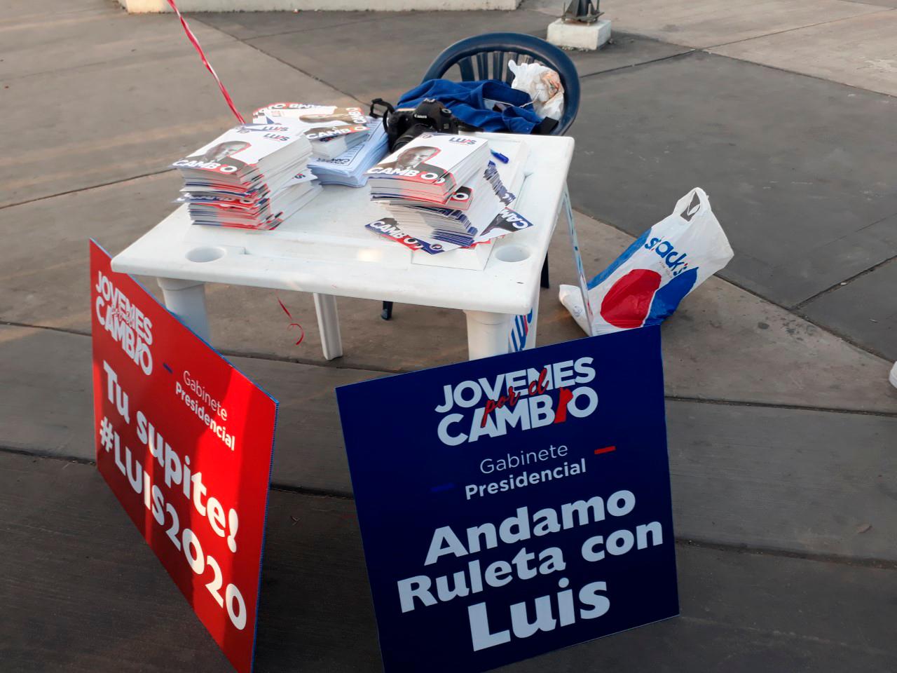 Esta mesa fue instalada en las primeras horas de la mañana en la estación Concepción Bona de la Línea 2 del Metro.