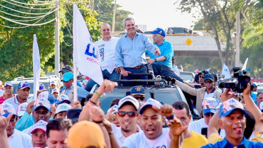 PLD y PRM cierran campaña municipal con marchas caravanas en Santiago
