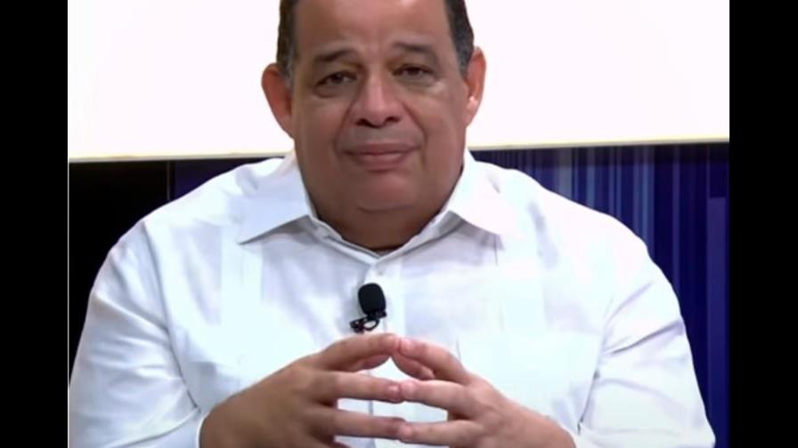 La reacción de Luisín al anuncio de Manuel Jiménez de renunciar a yipeta y otros beneficios 