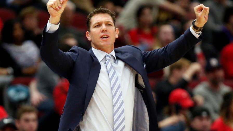 Luke Walton llega a un acuerdo para dirigir a los Kings