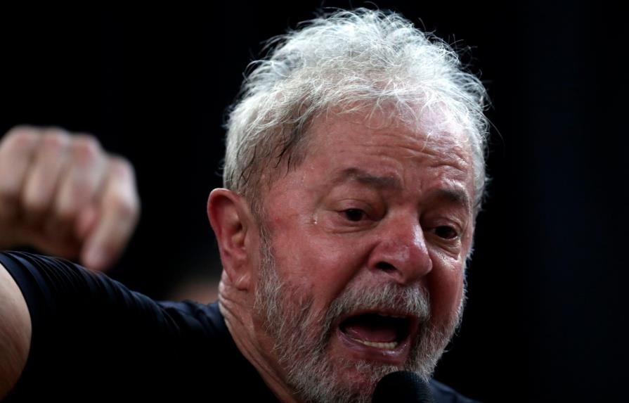 Lula es víctima de una gran humillación, dice defensa al rechazar su traslado