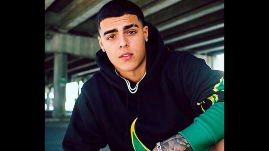 Lunay presenta un nuevo tema y su segunda colección con la ropa española Pull&Bear Lunay presenta un nuevo tema y su segunda colección con la ropa española Pull&Bear