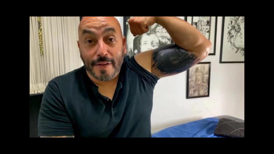Video | Así se quitó Lupillo Rivera el tatuaje de Belinda en su brazo